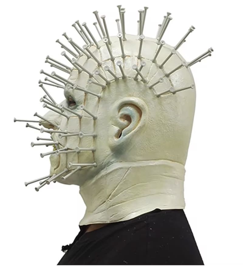 Pinhead mask hellraiser med naglar i ansiktet